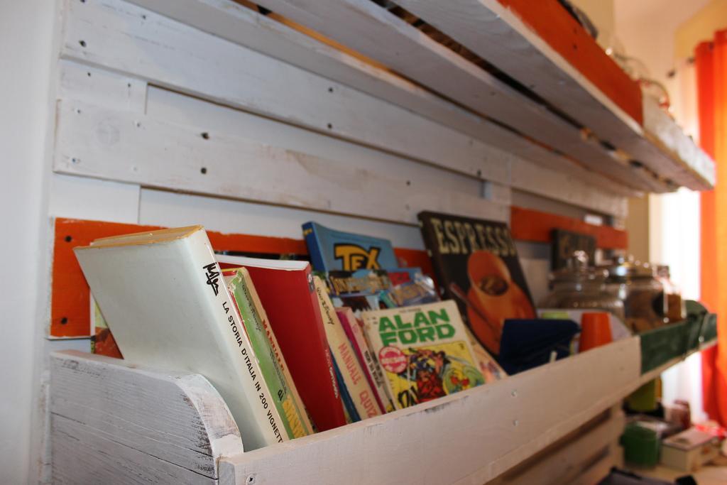 Bed 'N Books Sassari Ngoại thất bức ảnh
